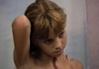 Naturistin: Julia Akt Dessous - Loyal Followers of the Movement