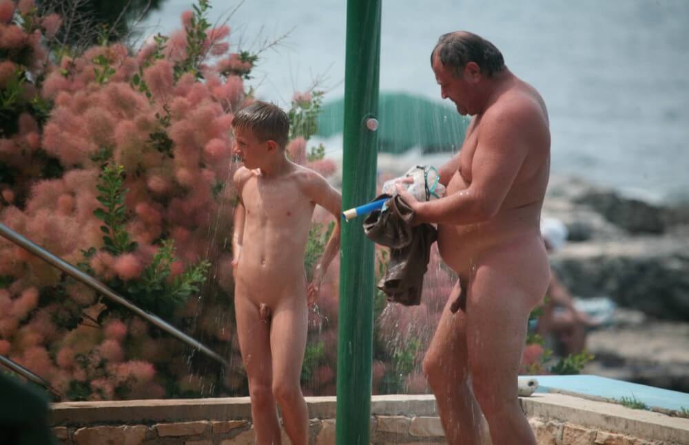 Naturist Shower Profiles pics - Not being afraid of nudity is the path to inner freedom and harmony