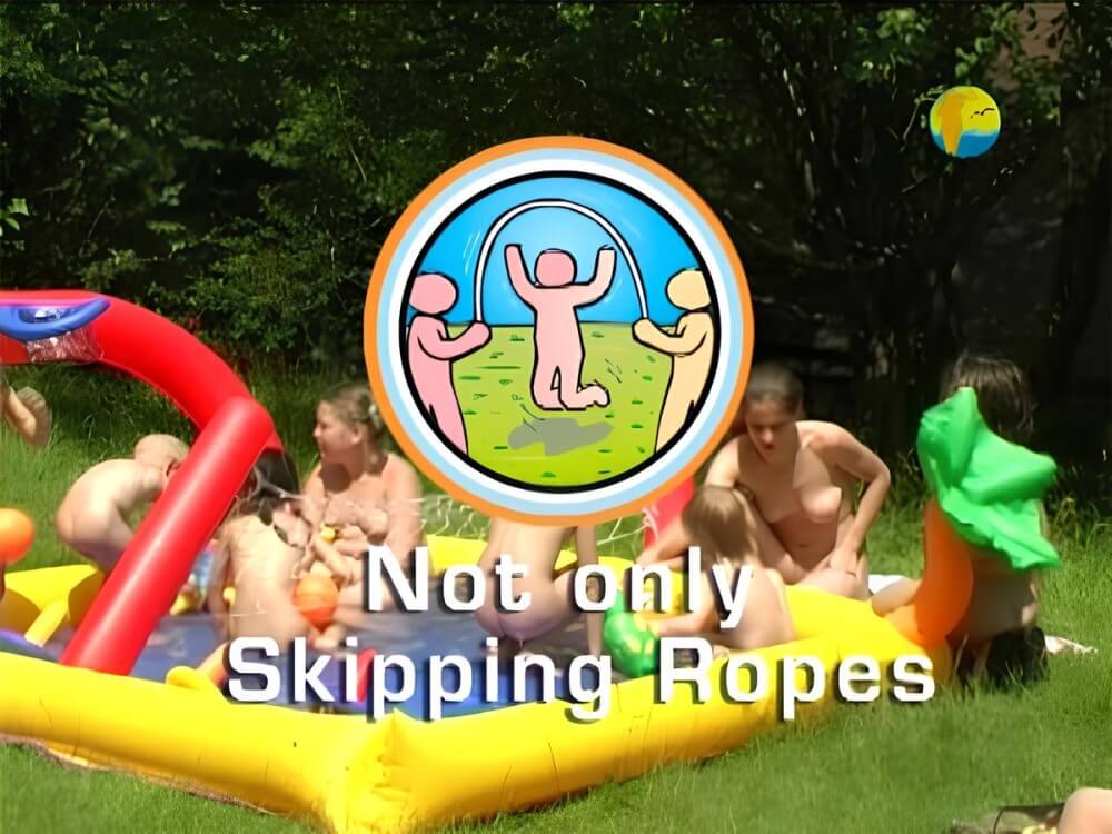 Naturist Freedom: Not only Skipping Ropes - The culture of the free body