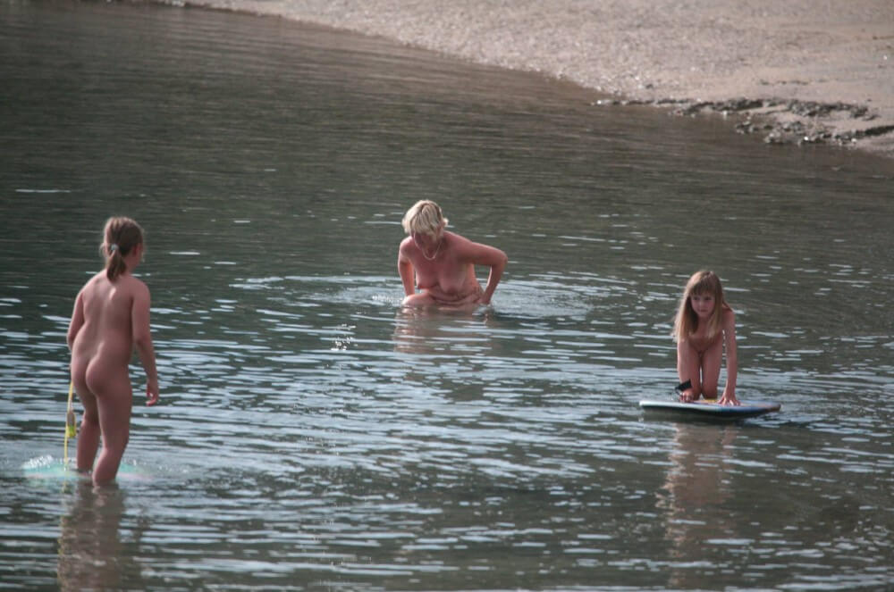 Naturism photo gallery # 14 - Overcoming insecurities is one of the goals of practicing nudism and naturism