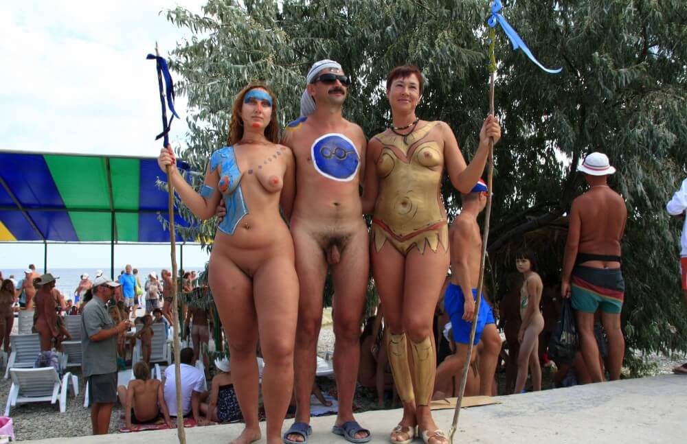 Three Painted Girl Poses pics - Many beautiful people without clothes
