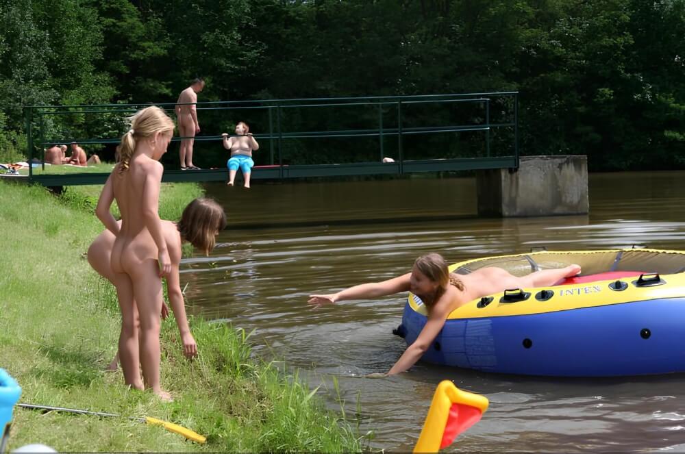 Naked Body gallery - Growing up on a nude beach