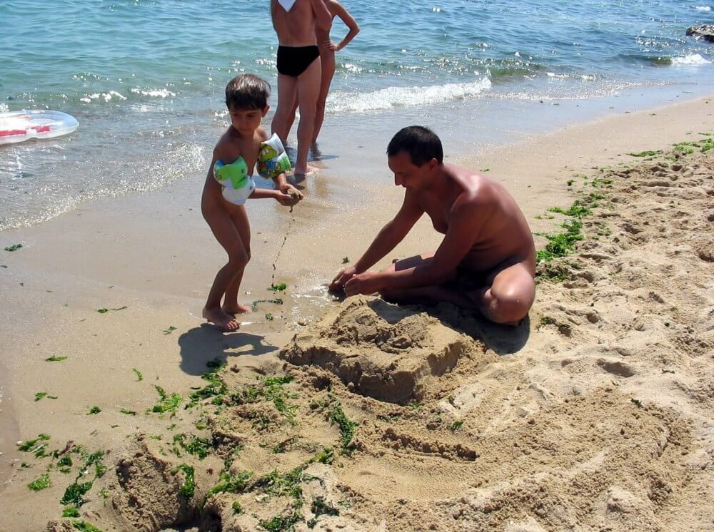Bulgarian Sandy Paint Over - Naturism and environmental awareness in the modern world
