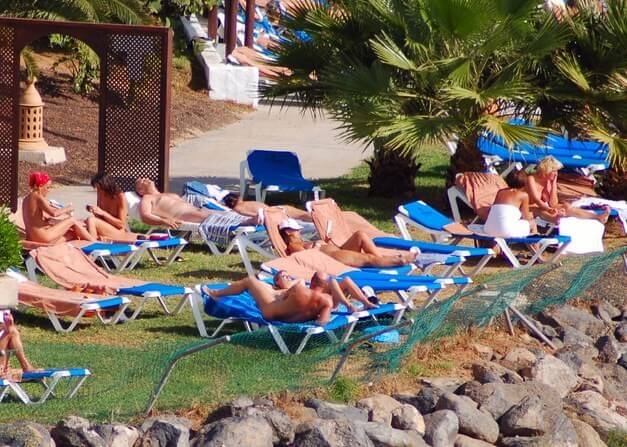 Enature - Les textiles - Nudism and naturism bring you closer to nature