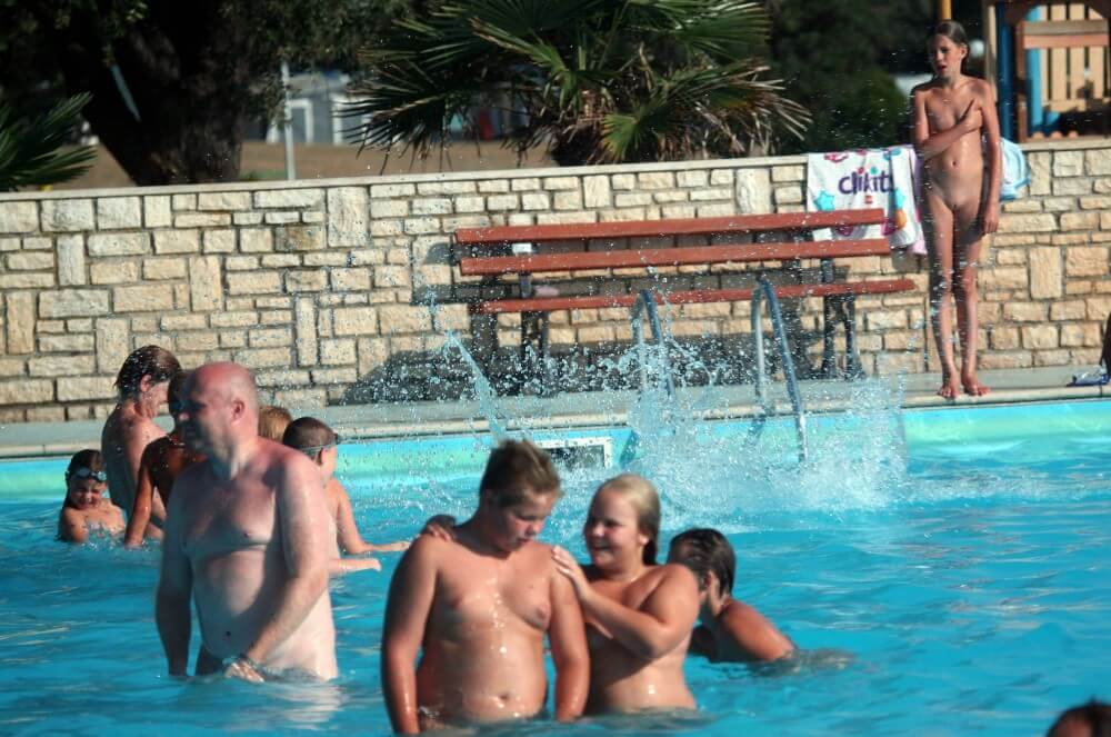 Naturist Pool Girls Profile pics - Freedom from clothing is an integral part of naturism
