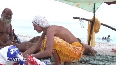 Enature - Back to the bare beach Full HD - The impact of naturism on health