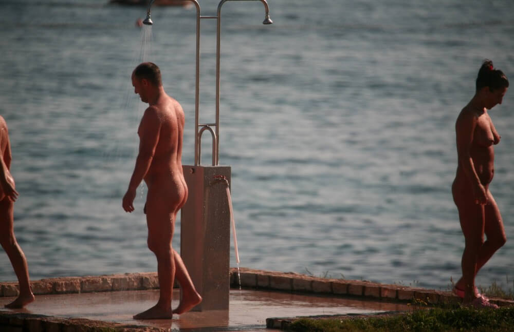 Naturist Shower at Dusk pics - Nudism is a way to improve health and boost self-esteem