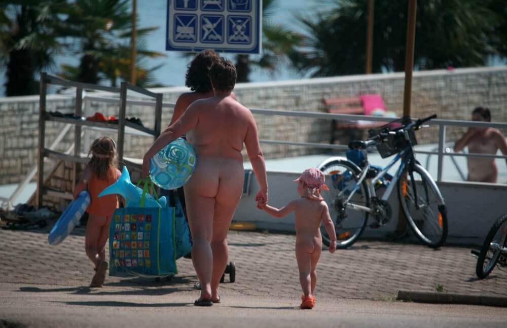 Pool Outskirt Nude Guests pics - Engaging in naturism promotes inner harmony and peace of mind