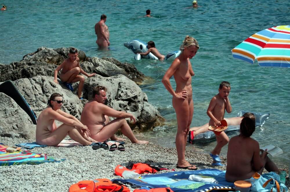 Rock Side Family Camping pics - The benefits of naturist vacations