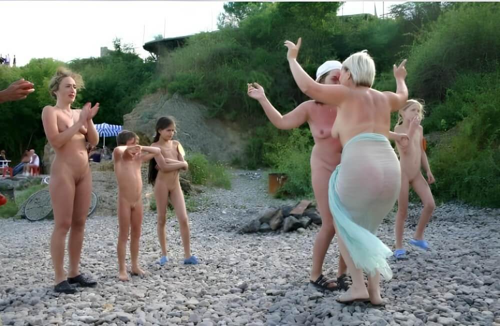 Dances on a beach pics - Naturists love openness and freedom