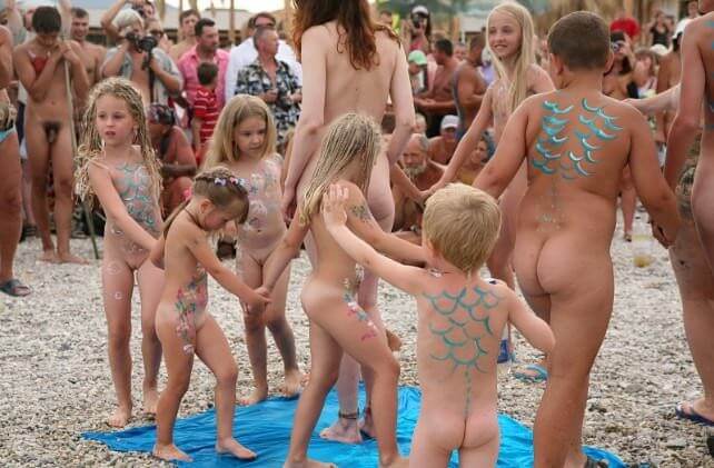 Large photo gallery nudism - Many beautiful people without clothes
