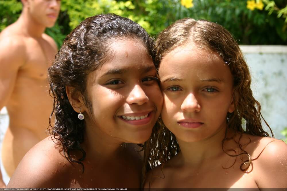 Tropical Naturism gallery - Nudity promotes inner harmony and peace of mind