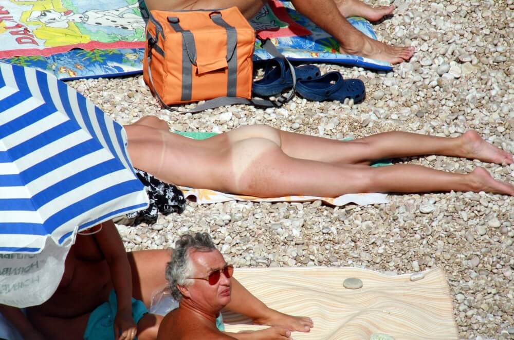 Naturists Beach Relaxation pics - We have no objection to the phenomenon itself