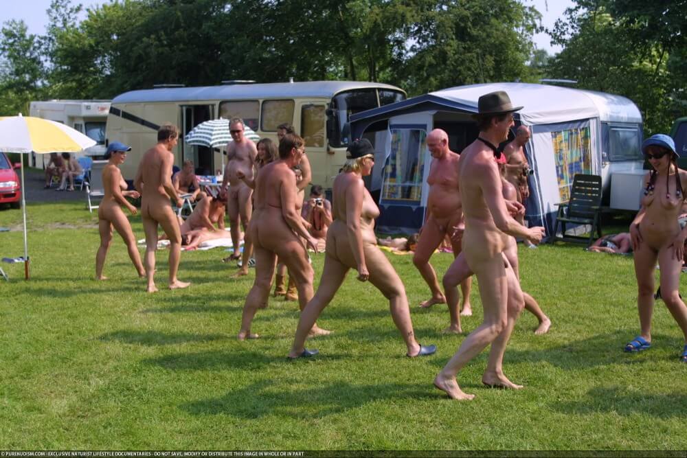 Naturism photo gallery # 53 - Naturism and society