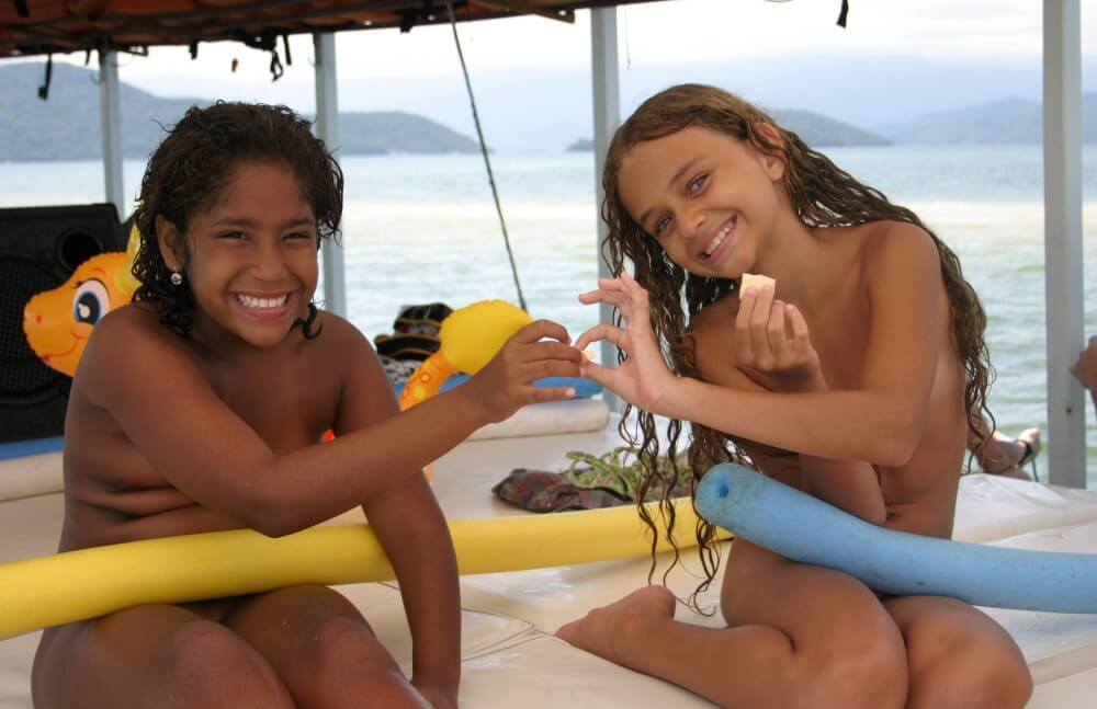 Brazilian Boating Girlfriend pics - Boundaries disappear in the world of naturism and nudism