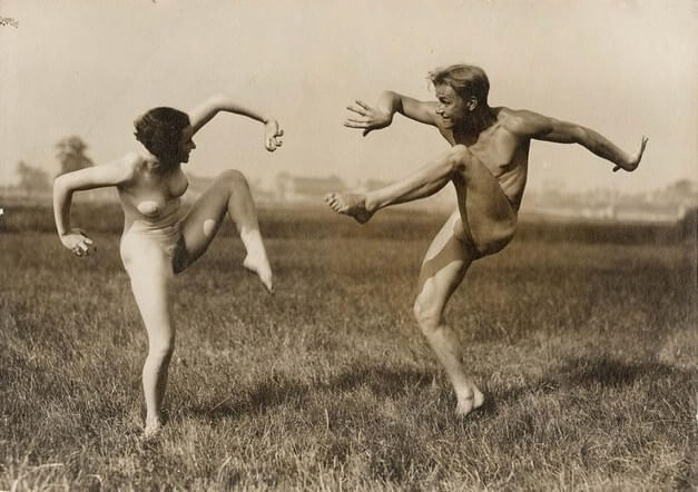 Jazz, dancing and naturism - The practice of nudism helps to overcome stereotypes and insecurities