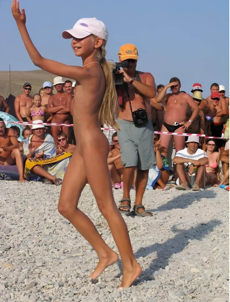 Holiday of the Neptune photos - Growing up on a nudist beach