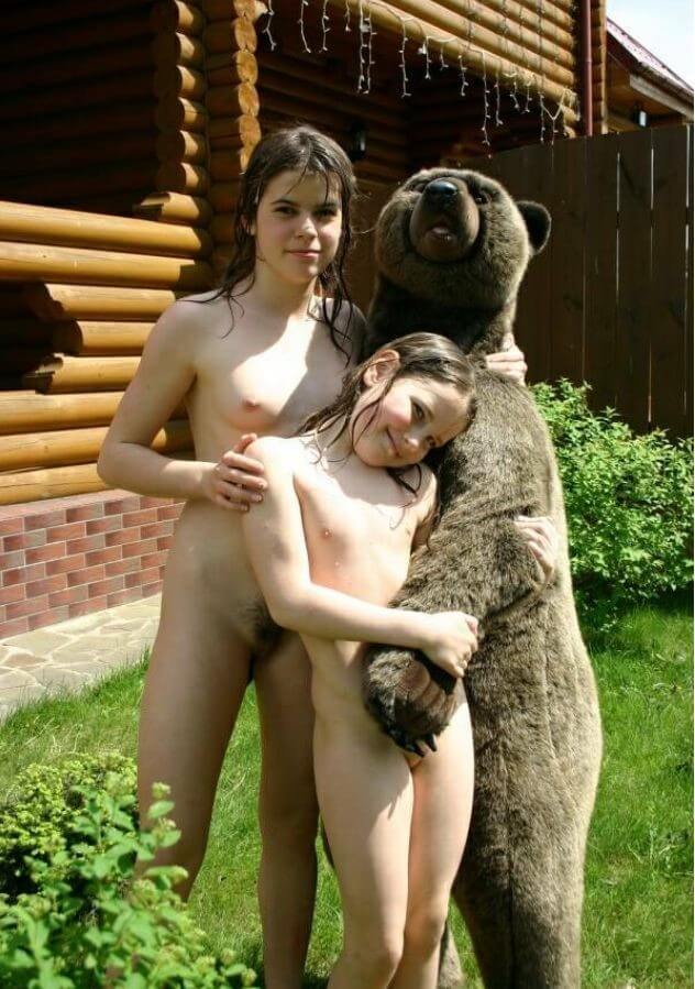Naturism photo gallery # 57 - Living in harmony and tranquility is the goal of naturists
