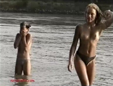 Naturistin: Dirty Girls - Nudism is a way to improve health and boost self-esteem