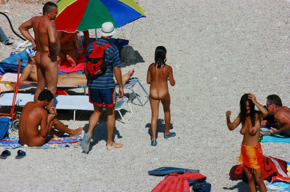 Uka FKK Beach Parenting Nudist beach pics - Boundaries disappear in the world of nudism