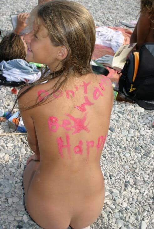 Osez vivre nu… Documentary naturism - Naturism teaches you to accept yourself and others